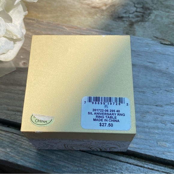 NWT CHARTER CLUB ANNIVERSARY RING IN FINE SILVER W/CUBIC ZIRCONIA STONES- 6 or 8 - Picture 12 of 12